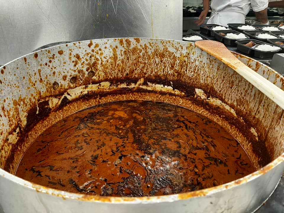 LA CUISINE CENTRALE PROPOSE DU BOUILLON D’AWARA ! Mairie RémireMontjoly